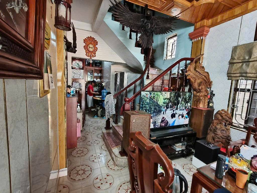 Thanh Lân chính chủ cần bán 36m×5 tầng,ngõ rộng,vài bước ra mặt phố,gần chợ ,gần trường học các cấp,nhỉnh 7 tỷ xíu.